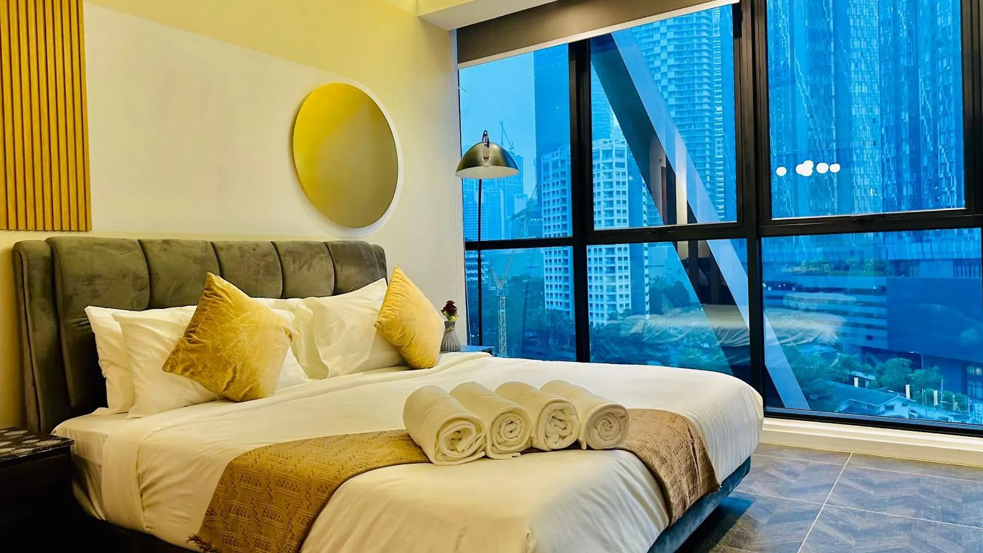 Scarletz Suites Klcc By M Suites Kuala Lumpur Apartment